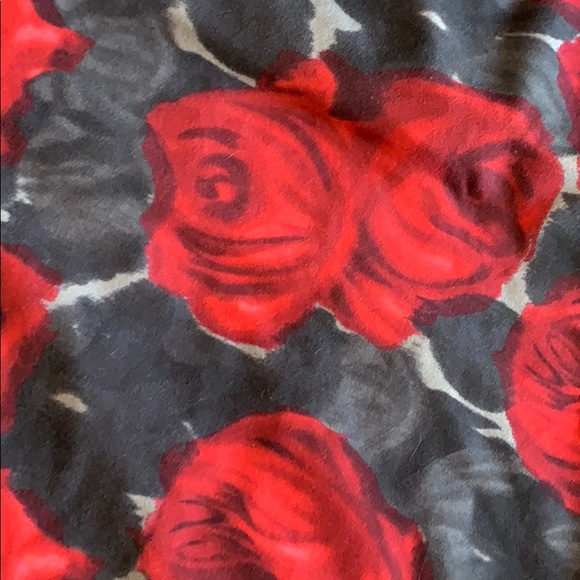 •Lululemon Rose Floral Fitted Racerback Tank• - Picture 2 of 5